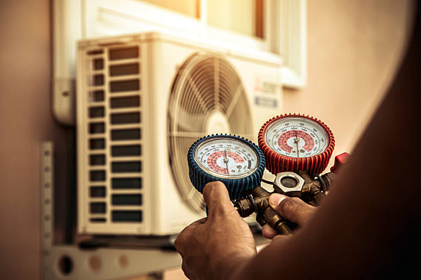 Professional Ductwork Repair technician working in Dora, MO